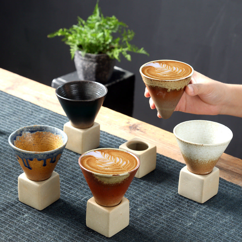 Japanische Retro-Kaffeetasse aus Steingut – Handgefertigter Stil